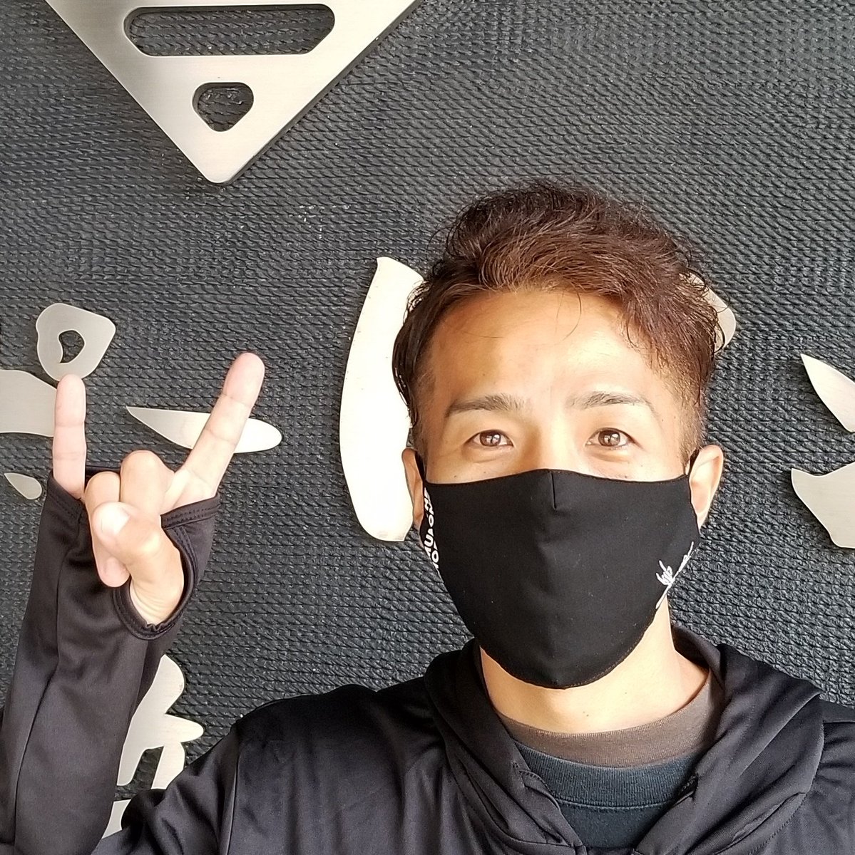 1108Fes's tweet photo. 愛知県からぼっち参戦します。 
腹ぺこの皆さん、気軽に話しかけくださいm(_ _)m
 #マキシマムザホルモン 
 #腹ぺこ
 #広島県 
 #マキシマムザホルモン好きと繋がりたい 
 #腹ぺこと繋がりたい https://t.co/vQ8I4pr0bo