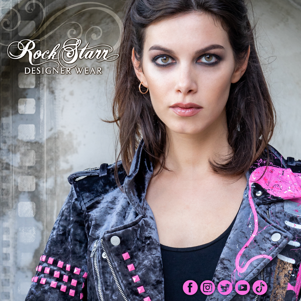 RockStarrWear's tweet photo. Smokin Hot Looks from RockStarr Designer Wear!

#HotLooks #OneOfAKind #DesignerJackets #SmokinHot #TopModel #Fashion #CelebrityStyle #DressForSuccess #PhotoShoot #WorkOfArt #Guitar https://t.co/mKnSain6gM