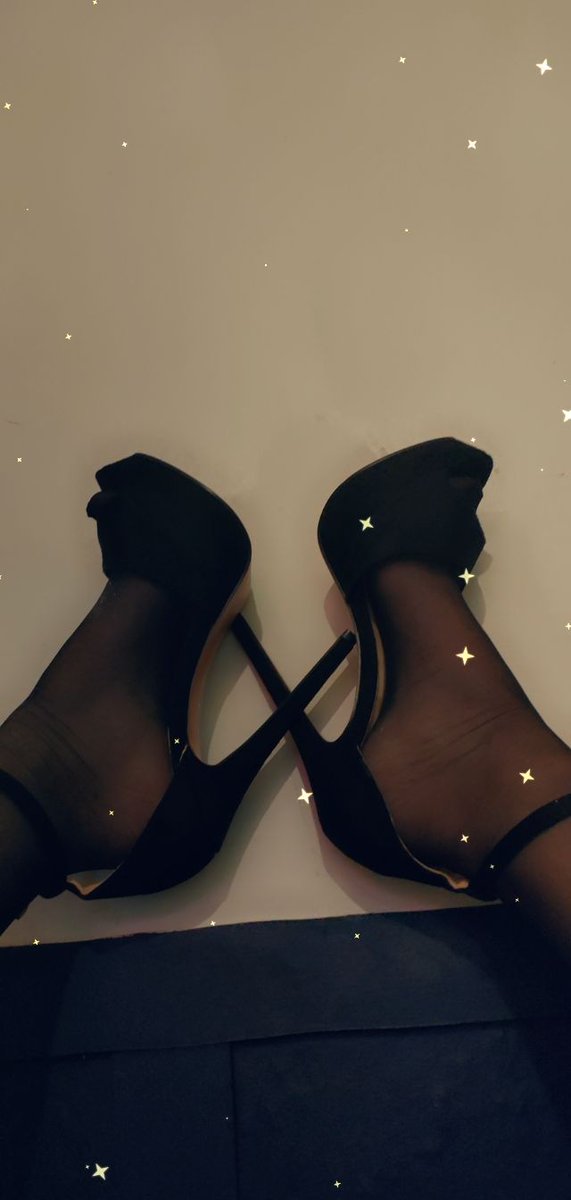 Sexywelshmilf2's tweet photo. Who would like to see some very naughty pics and vids of me ??? 
DM is open xx
#sellingcontent #buyingcontent #lingerie #heels #sellingphotos #Content https://t.co/4pUsAyTeSr