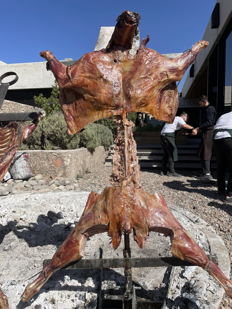 sorrelita's tweet photo. Z fiestas are back! 24 hours of pure ezcapizm at Piedra Infinita, Uco Valley. Watered by@ZuccardiWines 🍷 fed by @RGBorago @pedrobargero Ana Irie 040 Restaurante 🍴 
#LatinoamericaCocina
#zuccardivalledeuco @SebaZuccardi @Julizeta https://t.co/nUN9i3c54x