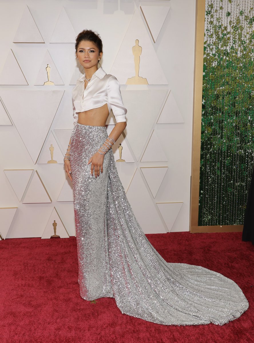 InStyle's tweet photo. #Zendaya's smile at the #Oscars 🥺 https://t.co/BzbLUQb9PB