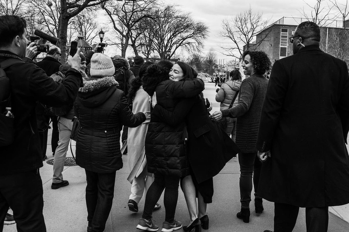 AOC's tweet photo. If you ever feel discouraged or question if organizing is worth it, just take a look outside. Peoples’ movements and successes rarely make the mainstream, but the ground we’re gaining is powerful.

Thank you NY for an incredible day. Let’s get that ballot!
📸IG: christopherhall__ https://t.co/3yGQ42QGKi
