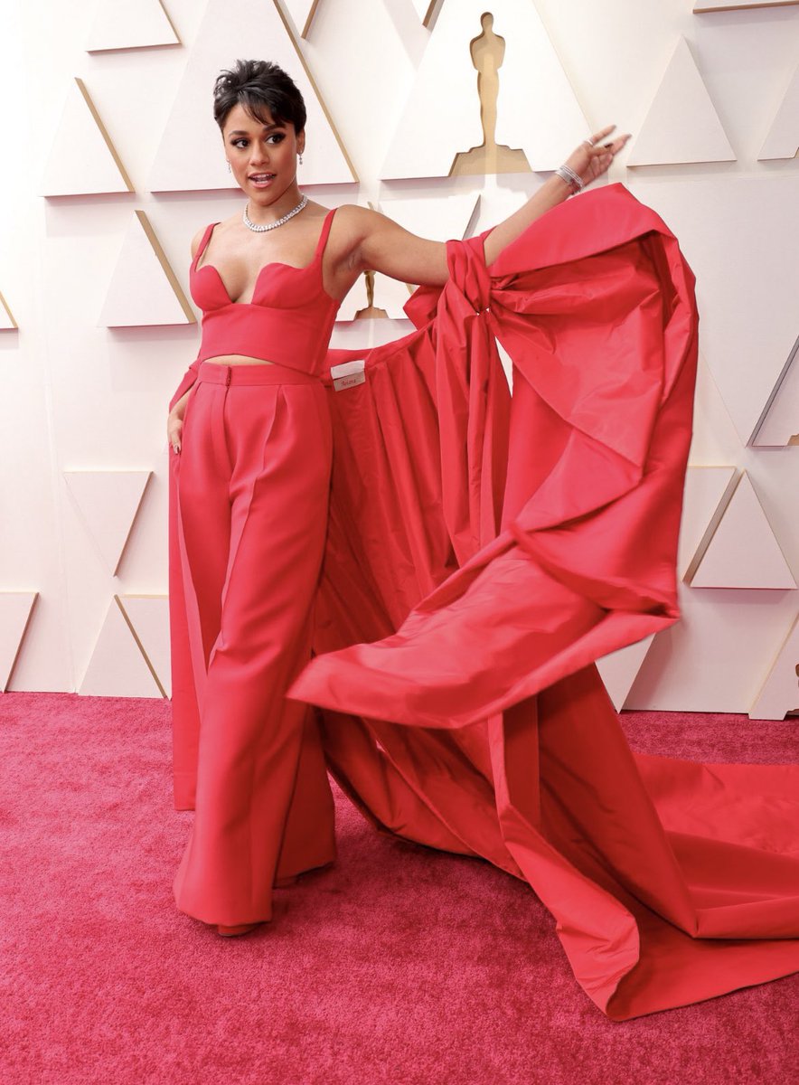 fabianaloise's tweet photo. YES! @ArianaDeBose #lookingstunning https://t.co/Gr8bimlHCU