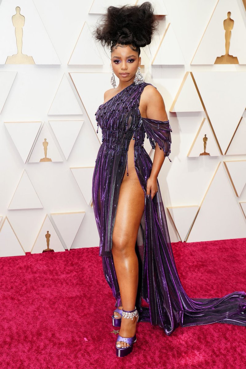 SinnamonCouture's tweet photo. Chloe X Halle At the #Oscar 😳 https://t.co/BXFgLcKxRS