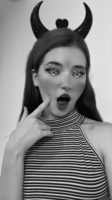 2 pic. Ojala tengan todos lindo domindo ❤️ https://t.co/Z1Q28o1aoy