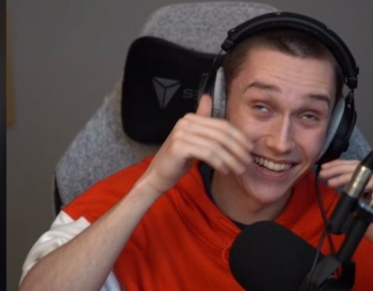 JackManifoldTV's tweet photo. SOMEONE SCREENSHOTTED THIS FROM TODAYS STREAM WTF, HOW DID MY EYES DO THAT MAN?? THIS CAN'T BE REAL 😭 https://t.co/TDXBE9mXr0