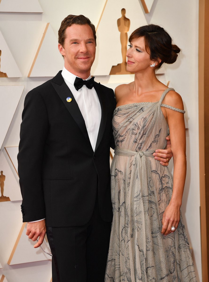 etnow's tweet photo. Nothing strange here — just another marvelous couple at the #Oscars. 💕 https://t.co/uEnZsWRiz5