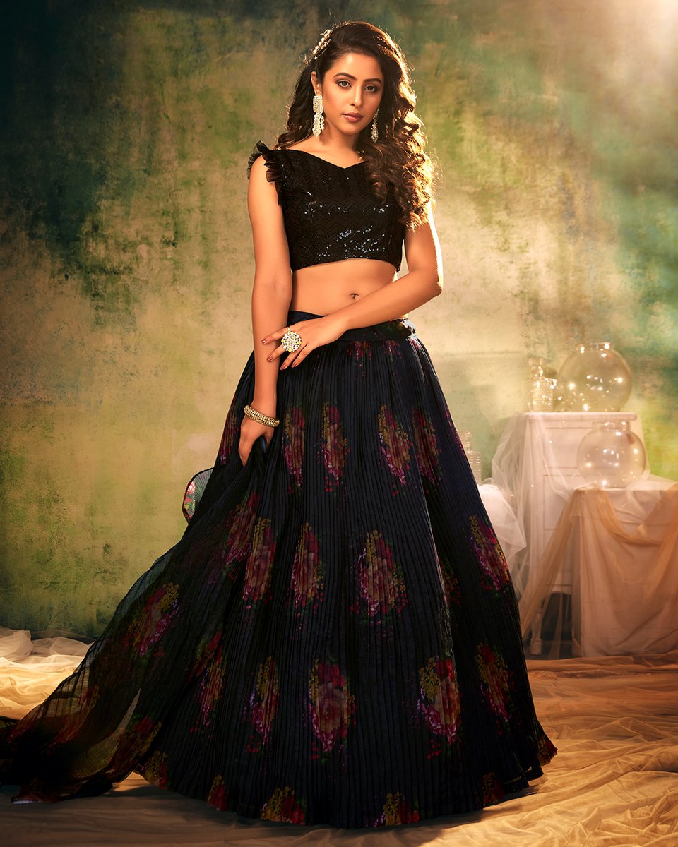 Organza Silk Engagement Lehenga in Black and Grey with Digital Print work

Price: US$ 100.10.
Product Code:  1772425
.
.
.
.
#indianweddingsaree #2022ss #trendingoutfits #bestoffers #fblogger #whatiwore #fashionaddict #shopping #suitsalwar #weddingreels #modernindianweddings