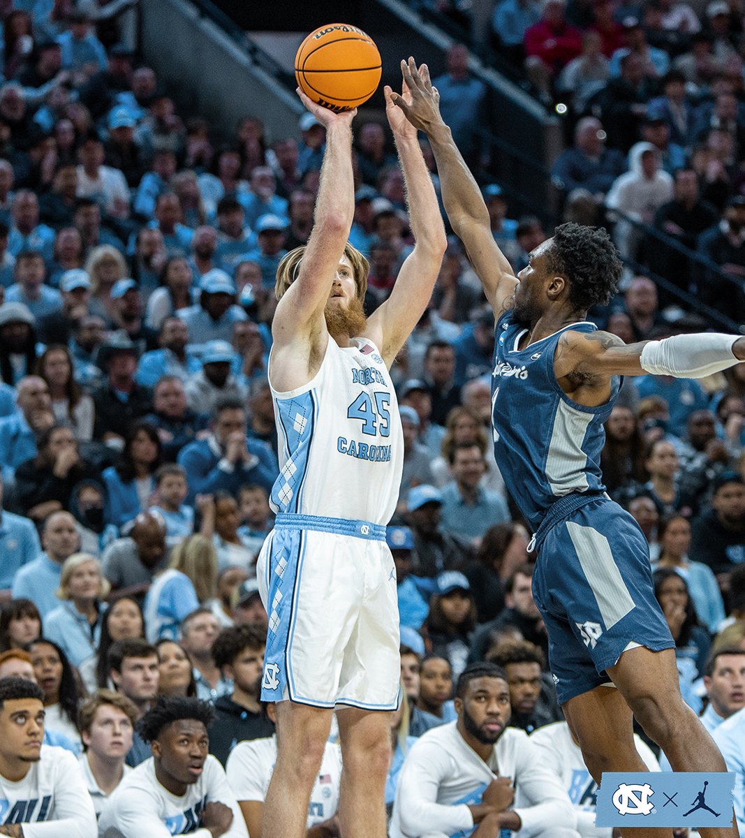 UNC_Basketball's tweet photo. Brady Manek is 𝐄𝐋𝐈𝐓𝐄.

19 PTS | 8 REB | 7-11 FG | 4-6 3FG

#CarolinaFamily | #MarchMadness https://t.co/CwmqlGTAJN