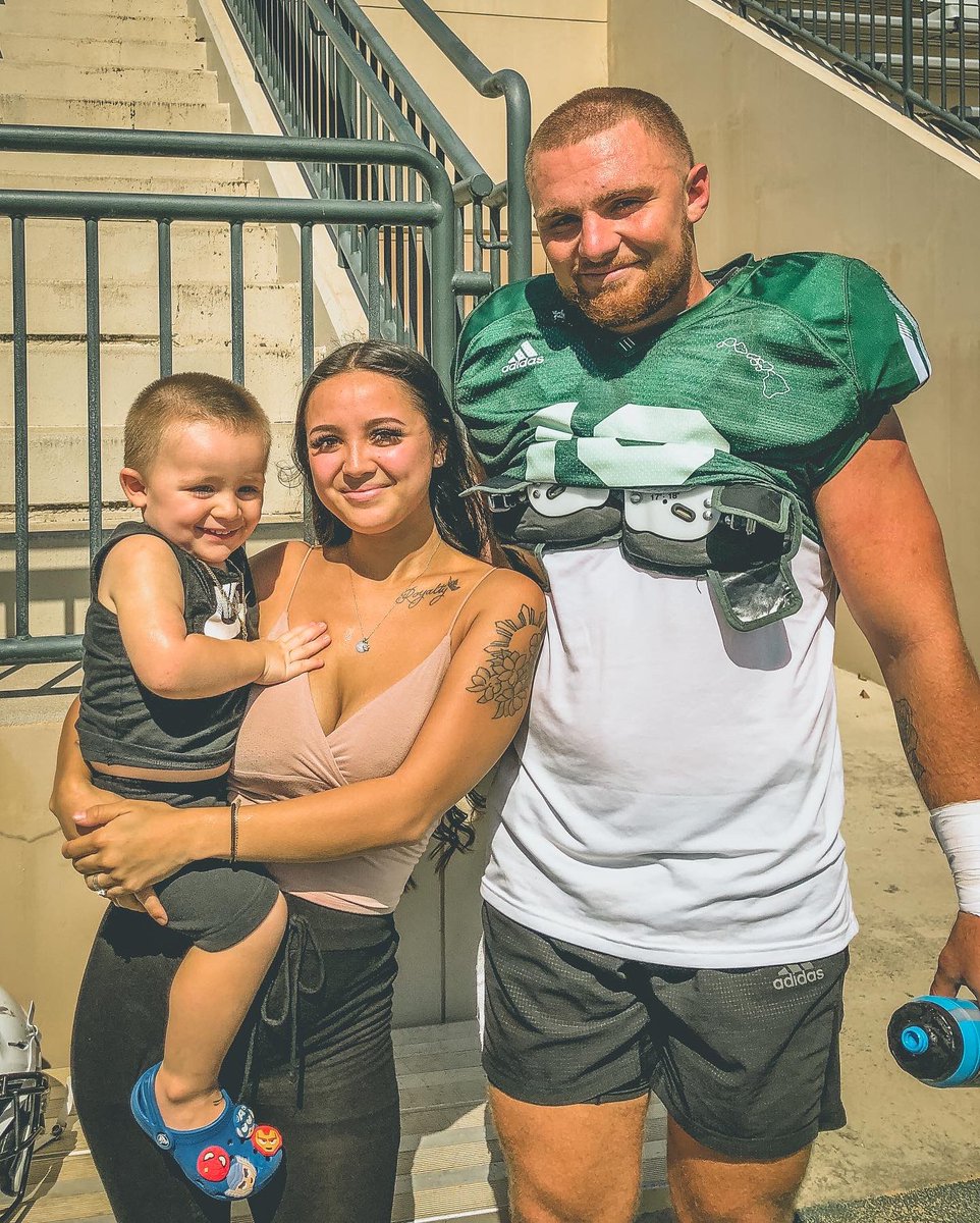 HawaiiFootball's tweet photo. It’s more than a game, it’s a community. We’re about ‘ohana and the keiki. https://t.co/Aj1bfUWDB7