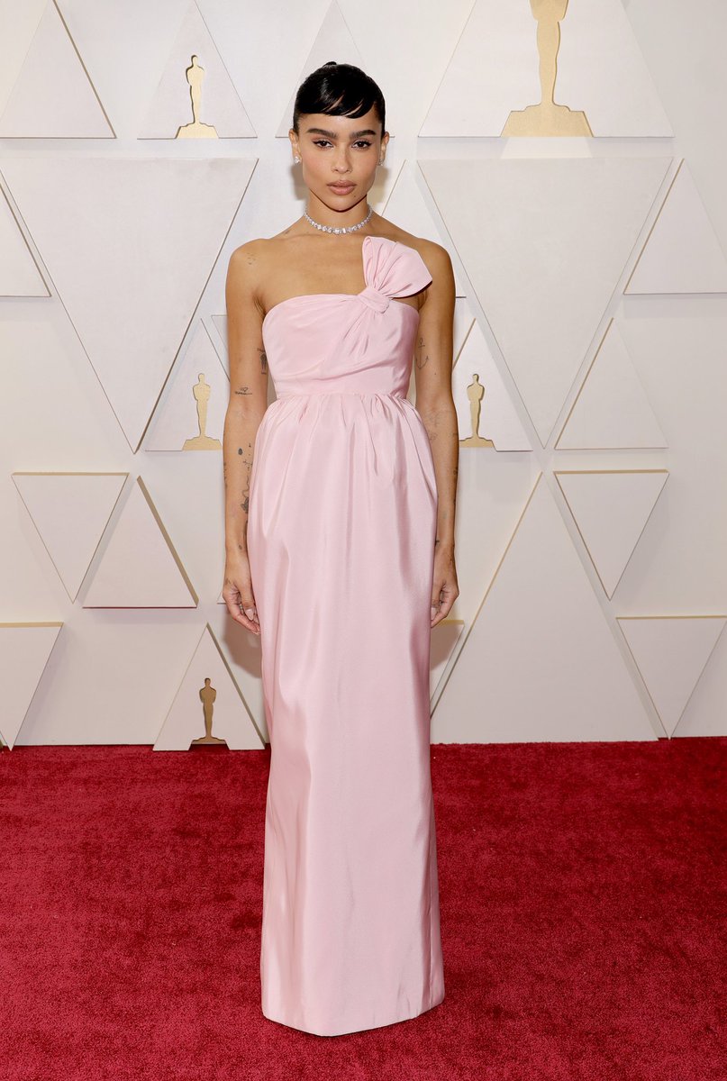 zoearchive's tweet photo. zoë kravitz attending the 2022 academy awards https://t.co/FInCjCe1Gn