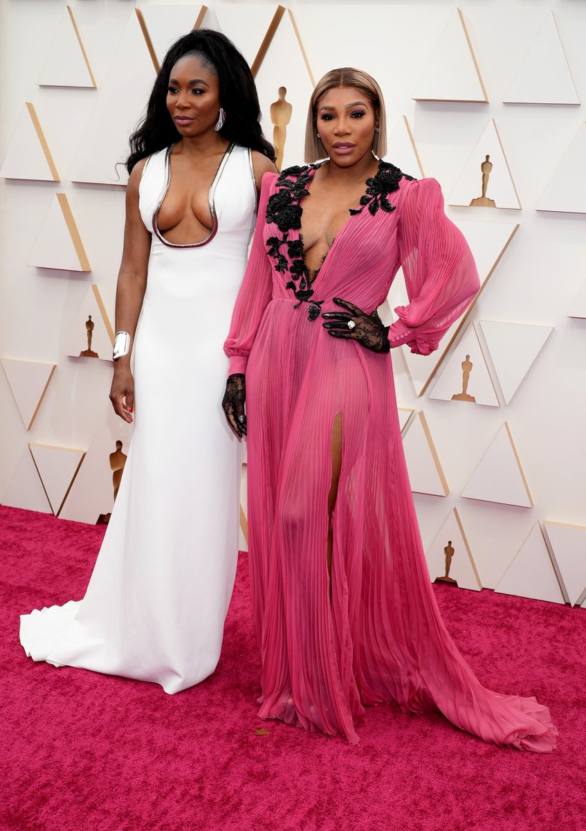 etnow's tweet photo. The power in the photo is UNMATCHED. #Oscars 

(📸: Getty Images) https://t.co/ovyaIuX63g