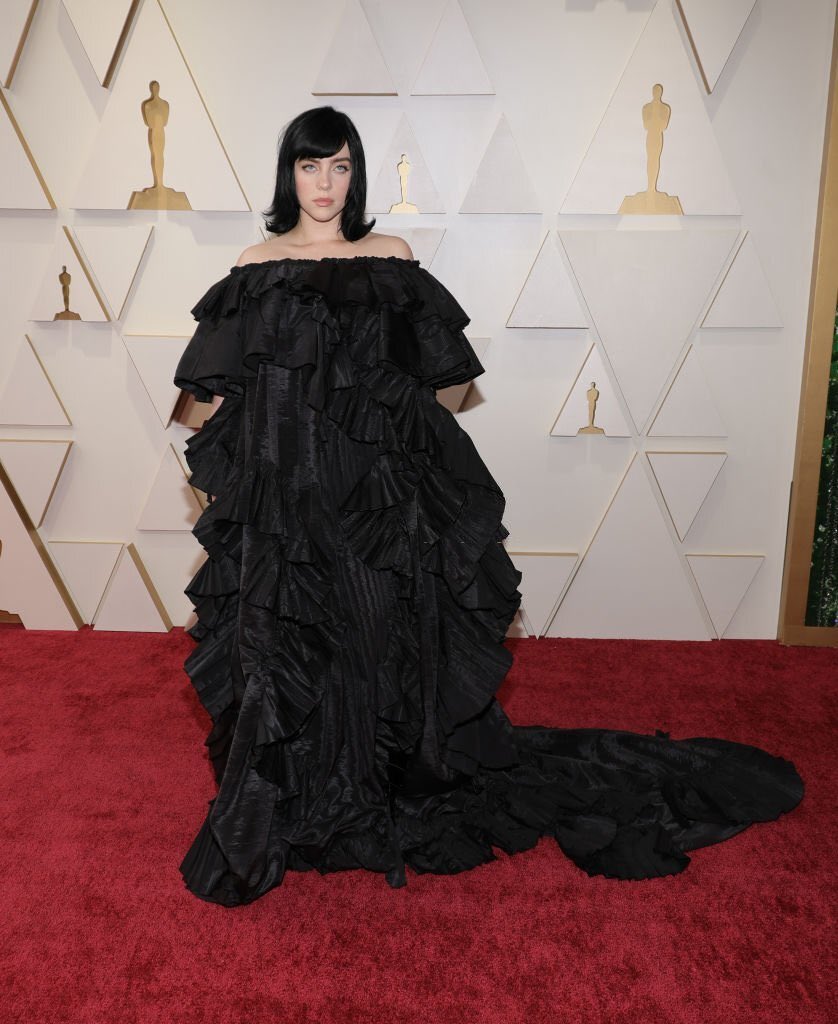 billiesource's tweet photo. Billie on the #Oscars red carpet https://t.co/XNbEZ2DkbQ