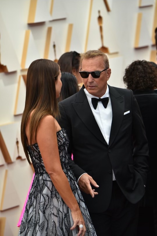 Sandy Kenyon tweet media