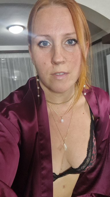 Setting up the camera now. #webcam https://t.co/qrPz6zI2kC<a href="/tag/webcam"class="tags">#webcam</a>