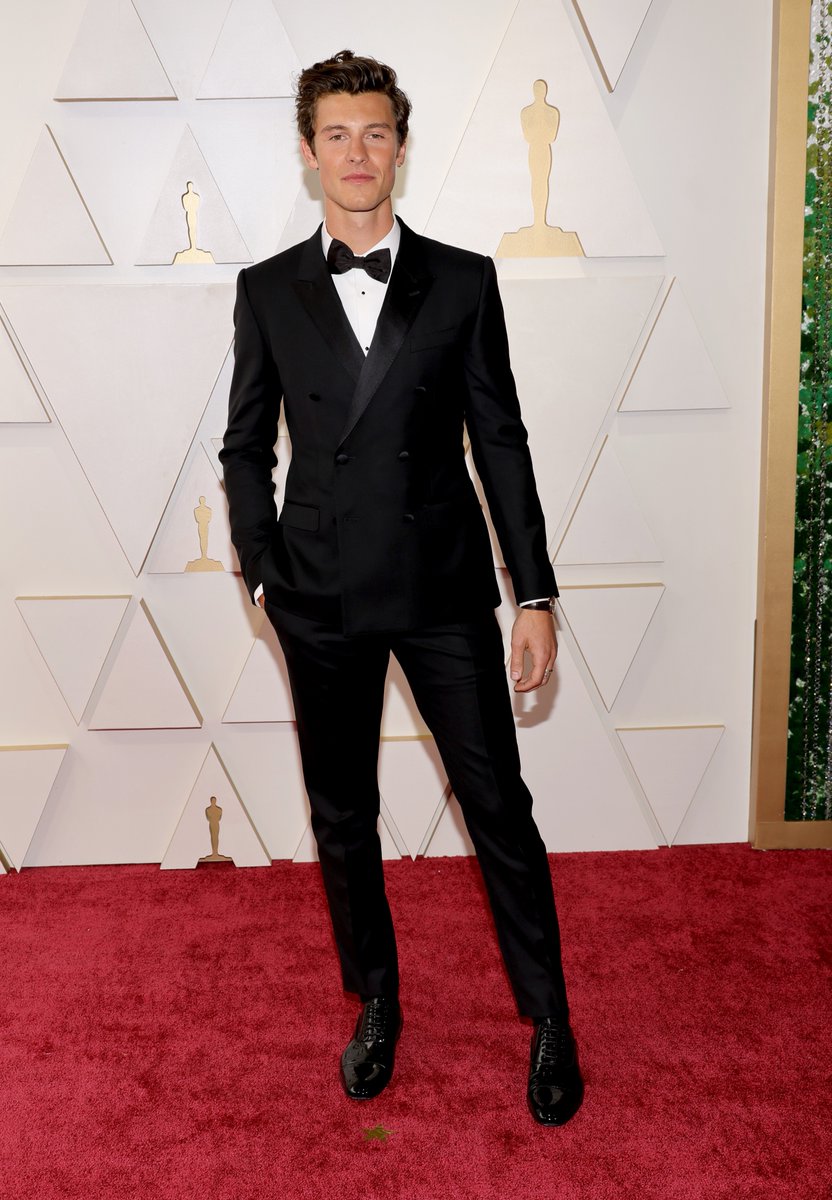 nickhautman's tweet photo. Shawn Mendes has never looked better. #Oscars https://t.co/MKyntDl3fX