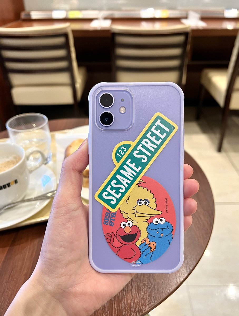 スマホケースにステッカーを挟むと可愛い おすすめステッカーと実例写真