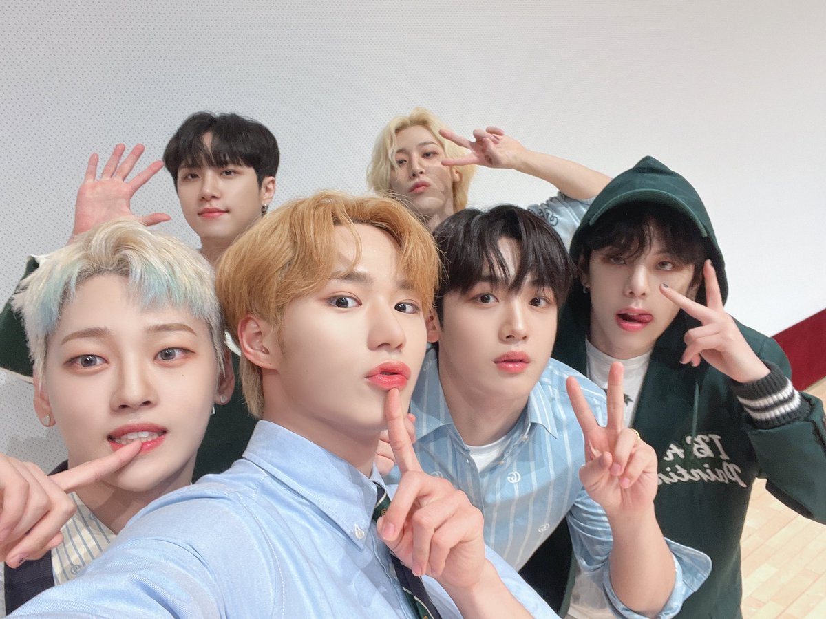 KSH_source's tweet photo. 🐥 [new post]

"We met RUi and filled up our energy🤫 
Let's spend the rest of the weekend with six playful WEi🎇"

#강석화 #석화 #seokhwafrance #위아이 #WEi #First_Love @WEi__Official
©WEi__Official https://t.co/IyF9NpRw4E