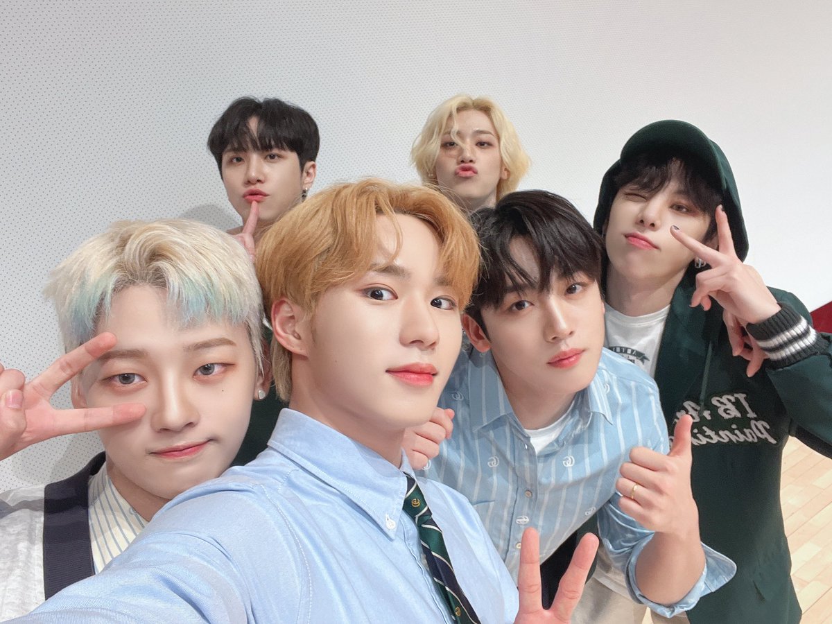 KSH_source's tweet photo. 🐥 [new post]

"We met RUi and filled up our energy🤫 
Let's spend the rest of the weekend with six playful WEi🎇"

#강석화 #석화 #seokhwafrance #위아이 #WEi #First_Love @WEi__Official
©WEi__Official https://t.co/IyF9NpRw4E