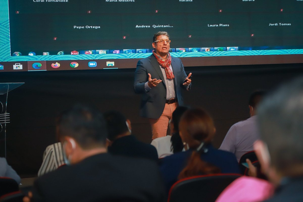 Lluís Pastor: «La transformación digital supone una reigeniería de la Universidad» bit.ly/3iHfkQY