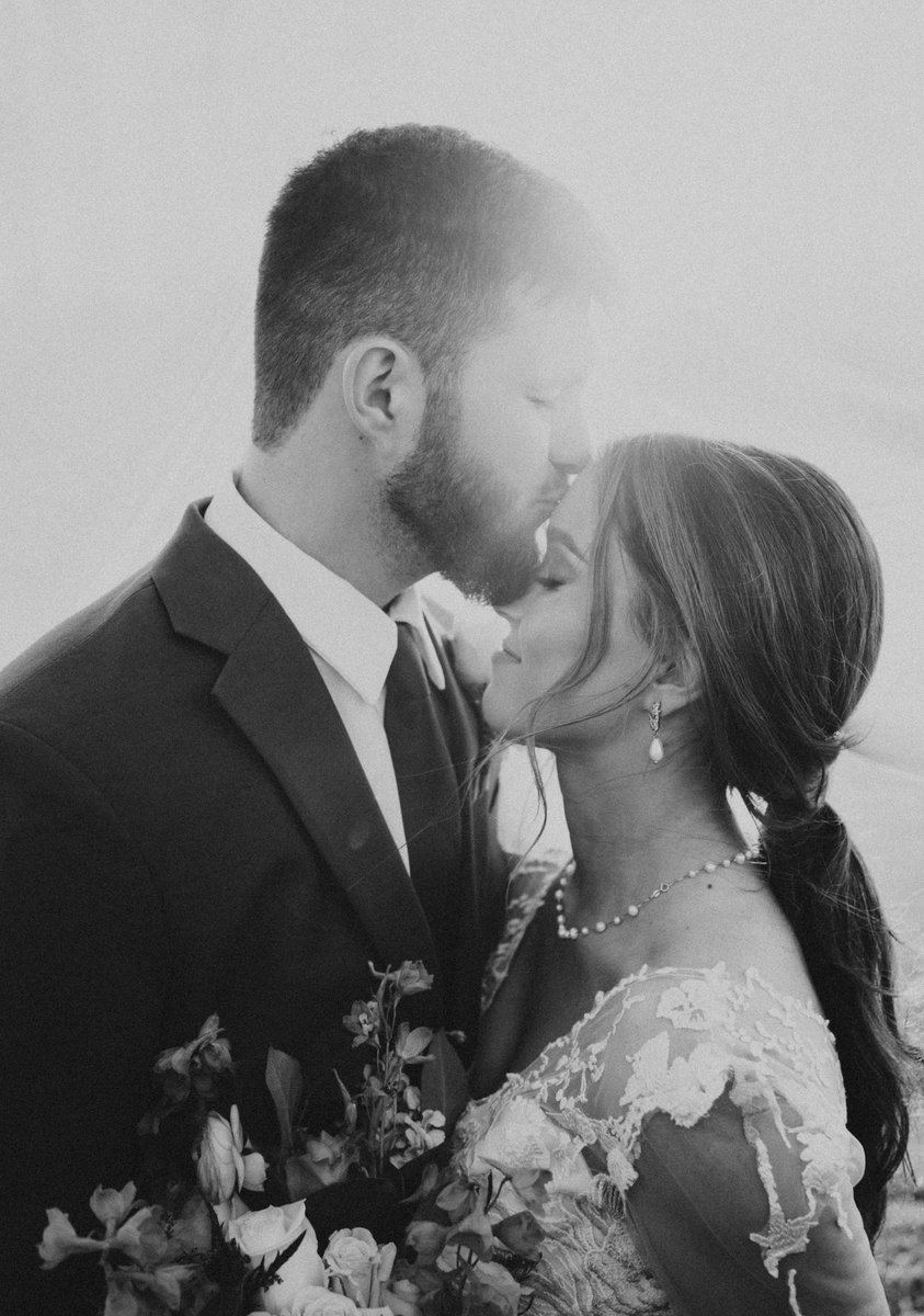 daylia_dean's tweet photo. I married my best friend a week ago 🤍 https://t.co/knQCkm7vgg