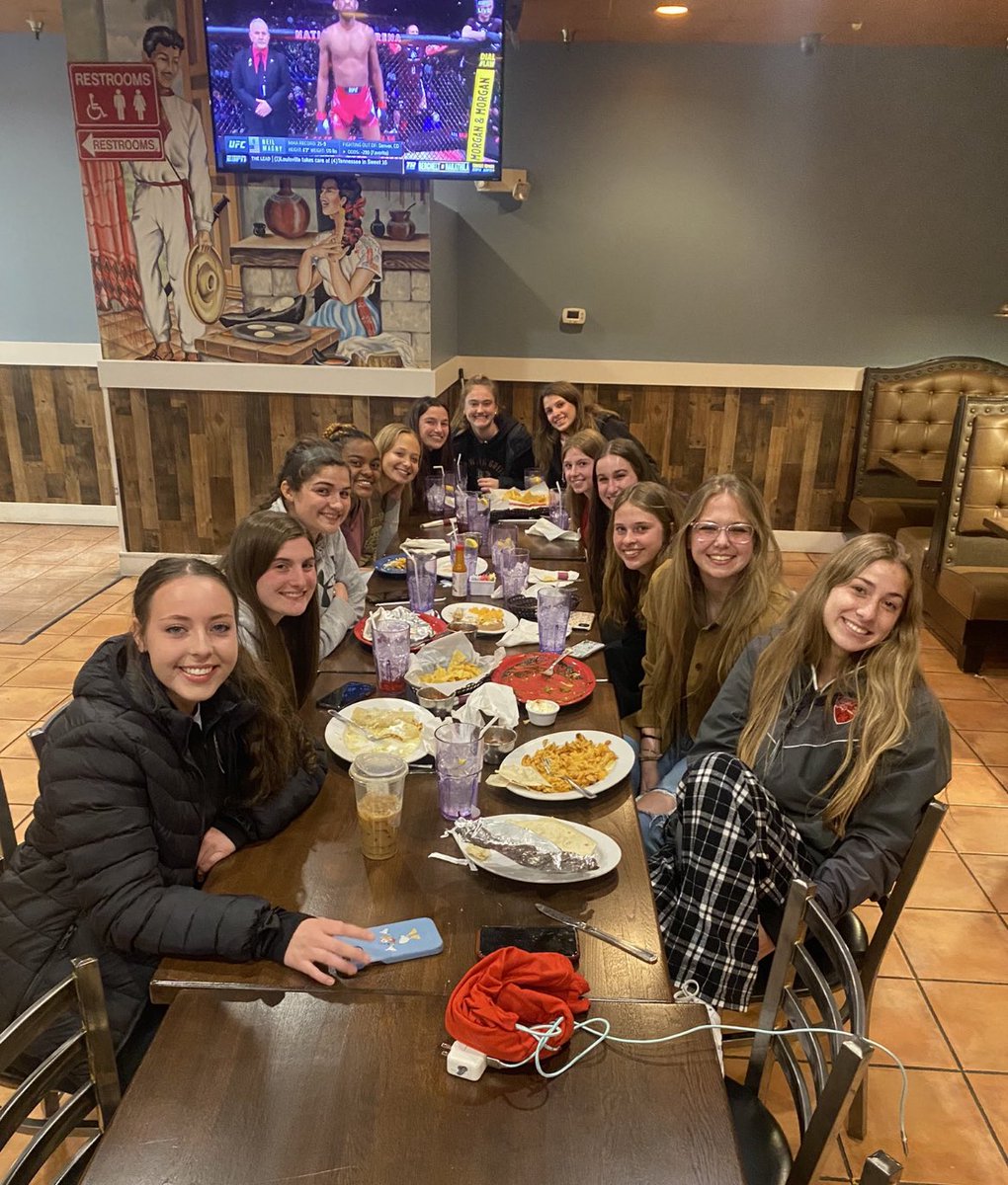 FCPGirlsEcnl's tweet photo. ⁦@FCPride04G_Comp⁩ enjoying some pre-game dinner and taking in some UFC 😳   Let’s see some fight on day 3 girls. https://t.co/MCxojscuYD