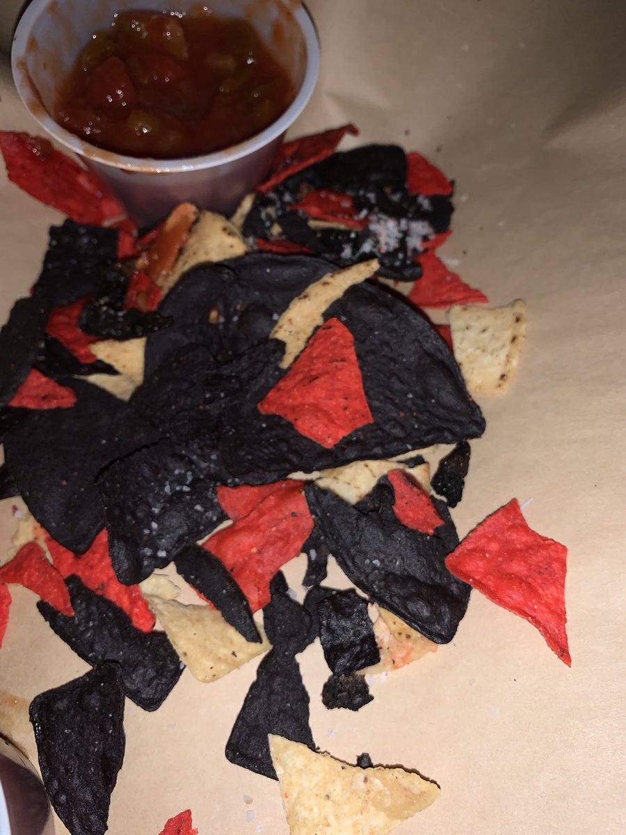 meatwilly's tweet photo. Dive bar said fresh chips and salsa. At least we didn’t get the end of the bag. Wait a minute…. https://t.co/TKycAOi5Pv