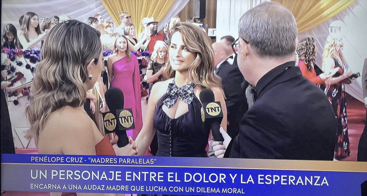 walmazza's tweet photo. #Oscars #redcarpet #Oscars2022 https://t.co/sP3cqfUygS