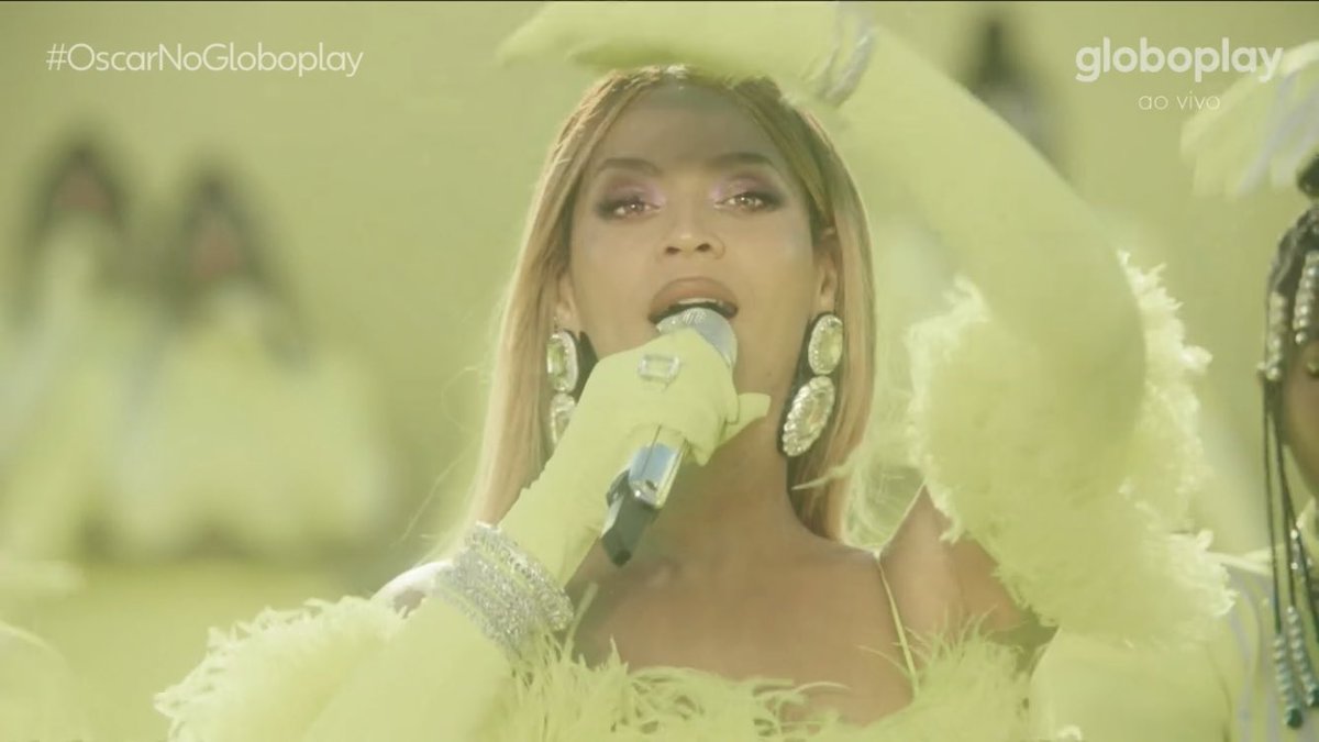 beyonceaccess's tweet photo. BEYONCEEEE  #OSCARS https://t.co/4ATnE1OKXH