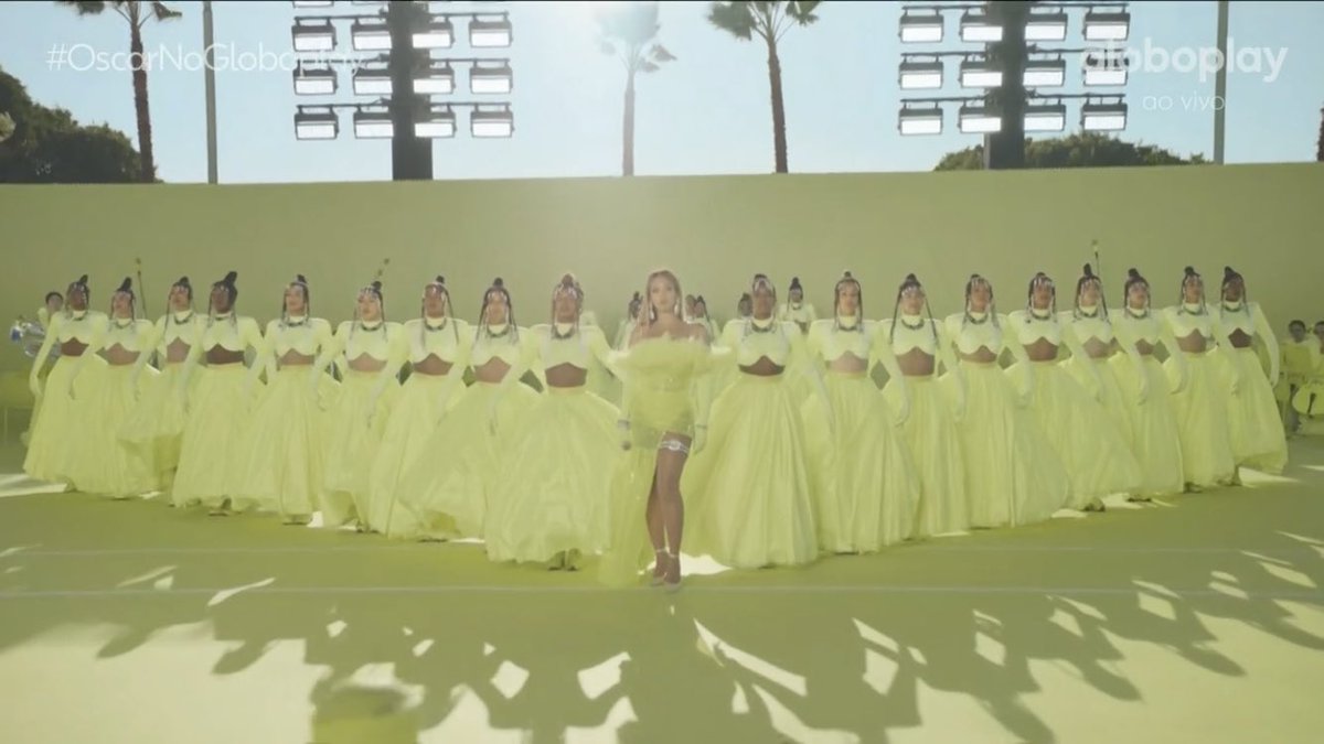 beyonceaccess's tweet photo. BEYONCEEEE  #OSCARS https://t.co/4ATnE1OKXH