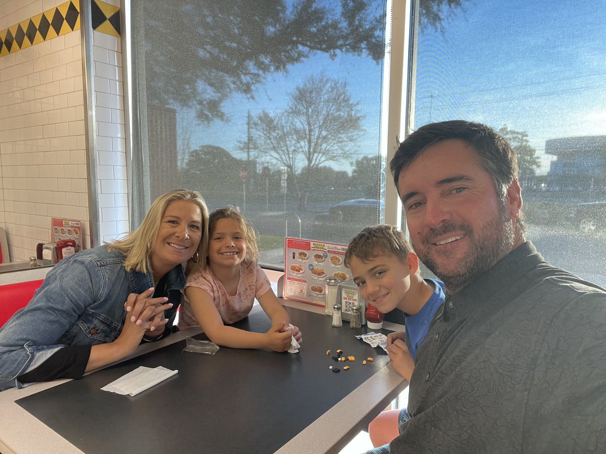 Family dinner at <a href="/WaffleHouse/">Waffle House</a> !!