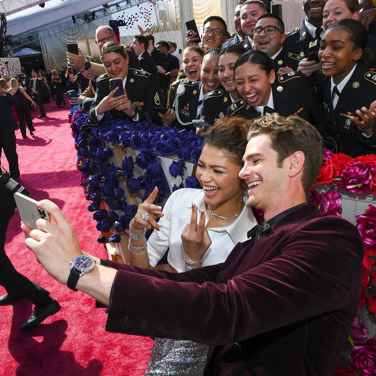 ddw's tweet photo. @Zendaya and #AndrewGarfild 👀the perfect #duo 😍#Oscars @TheAcademy https://t.co/626Zp2rjYc