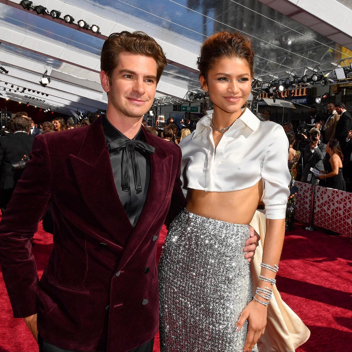 ddw's tweet photo. @Zendaya and #AndrewGarfild 👀the perfect #duo 😍#Oscars @TheAcademy https://t.co/626Zp2rjYc