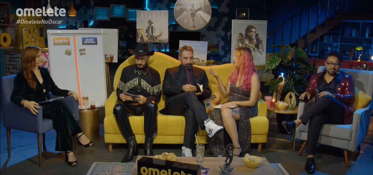 omelete's tweet photo. JÁ ESTAMOS NO SOFÁ DO #OmeleteNoOscar! 🏆 Vem acompanhar a live com a gente e não perca a cobertura completa da maior premiação do cinema: https://t.co/zo4LxN9s1c https://t.co/lCVueUhhOk