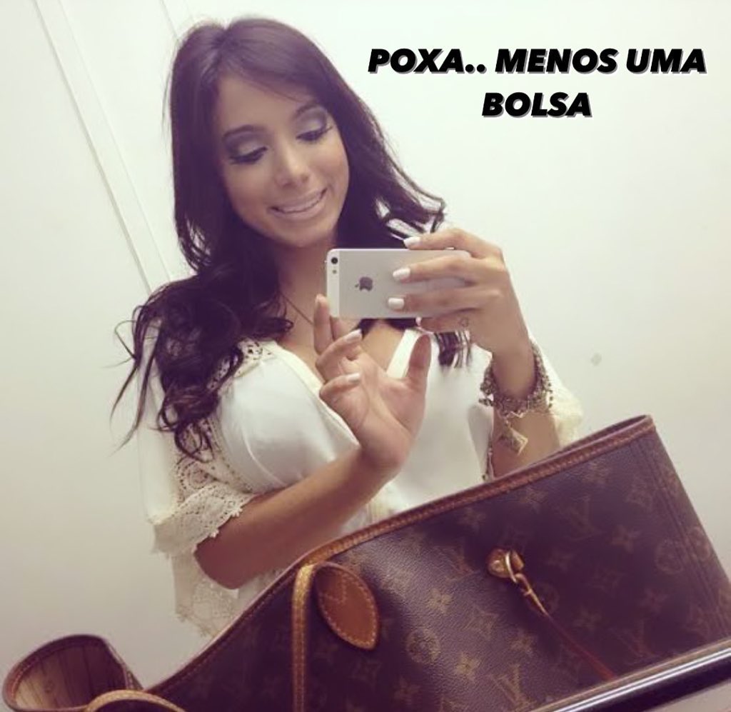 a Anitta já tá tirando da bolsa uns trocados para ajuda e mamãe a pagar a multa