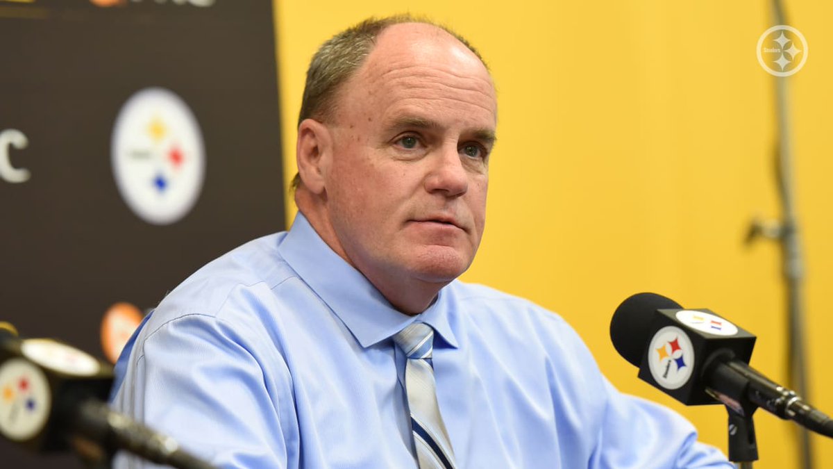 SteelTownUsa's tweet photo. Team's work on QBs continues https://t.co/GhBLBruHJa https://t.co/WMbVZUTloc