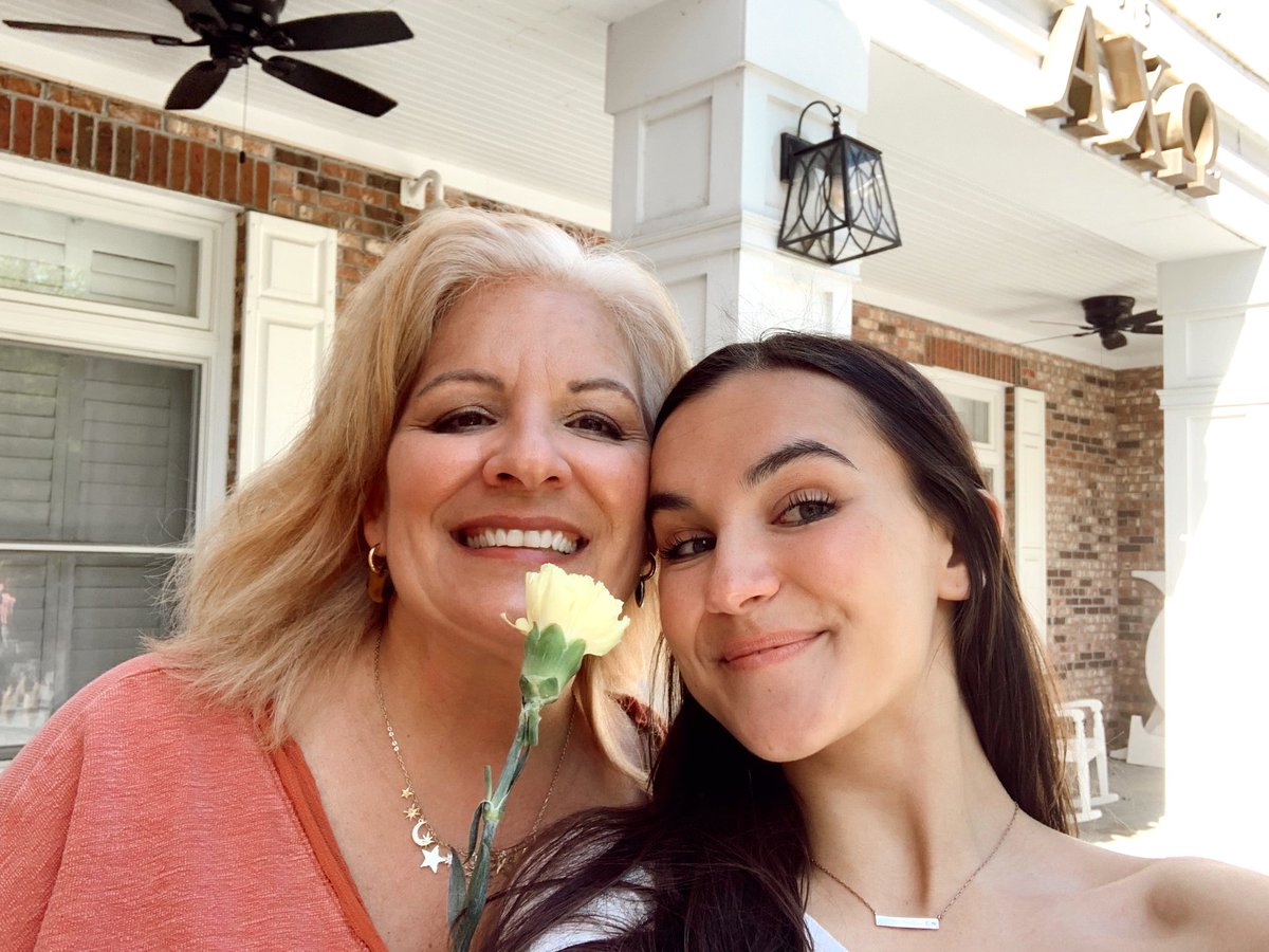 AXOUSC's tweet image. Mom’s weekend recap👩‍👧:

This weekend we celebrated our moms, hosting them in Cola! With events such as Mom’s cocktail, fun classes, Sunday brunch, etc. we had a great time hanging out with friends &amp;amp; family. AXO loves having our moms in Cola 🥰💝  #axo #axomomsweekend