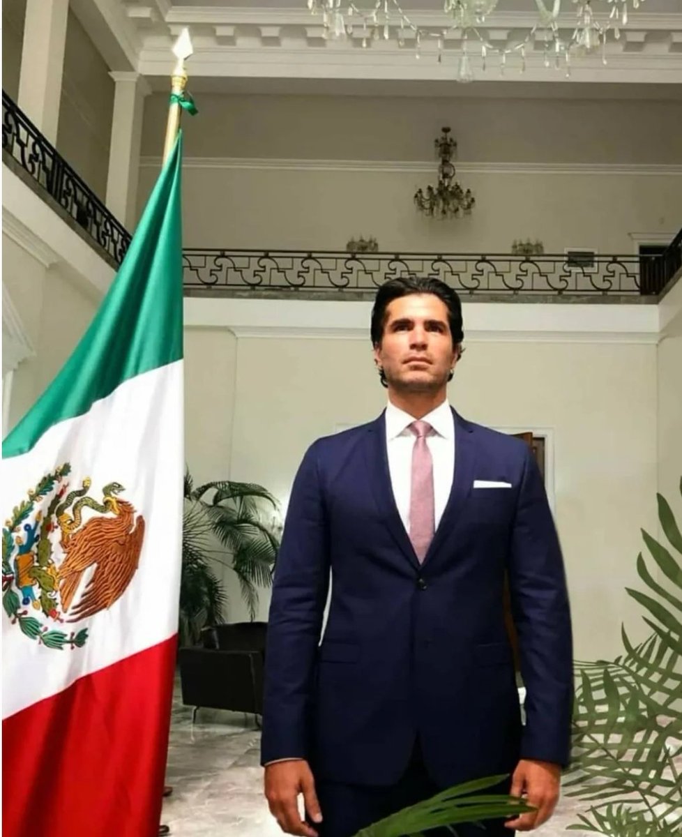 LauraGo31915973's tweet photo. @EVerastegui @MoVivaMexico Así es Eduardo.. ¡México primero!  Bendiciones. 🙏 ❤️ 🇲🇽
@MoVivaMexico #DerechaPopular https://t.co/T856fld0IZ https://t.co/Xe7j8GLxz4