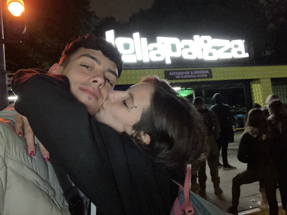 LuuniDgt's tweet photo. destinados a encontrarnos en esta vida pasajera, te amo 🤍 https://t.co/3lcZ4ZvL0U
