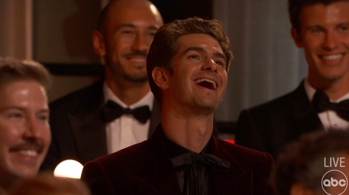 itslouisfthoran's tweet photo. LA CARITA DE ANDREW GARFIELD #Oscars #Oscars2022 https://t.co/BpadrHhiey