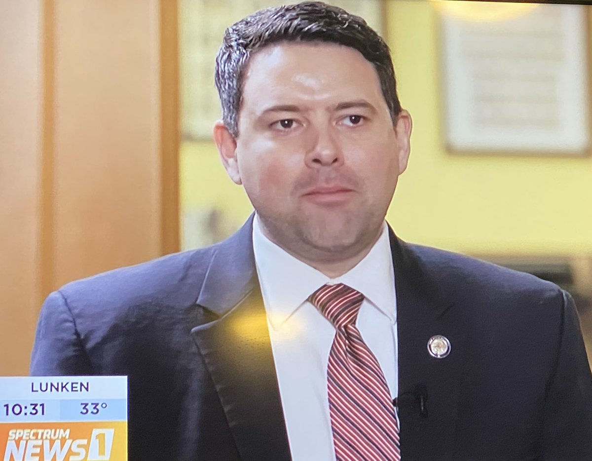 DannoActon's tweet photo. Ohio Senator @Rob_McColley joins @SpectrumNews1OH #MikeKallmeyer #InFocusOhio. McColley touting SB 9 #DeregulationOhio along with @kristinaroegner forcing 30% reduction in burdensome regulation. Wants small biz owners to bring their ideas to https://t.co/V8gVKPzvdV @OhioSenateGOP https://t.co/929kNzKEQo