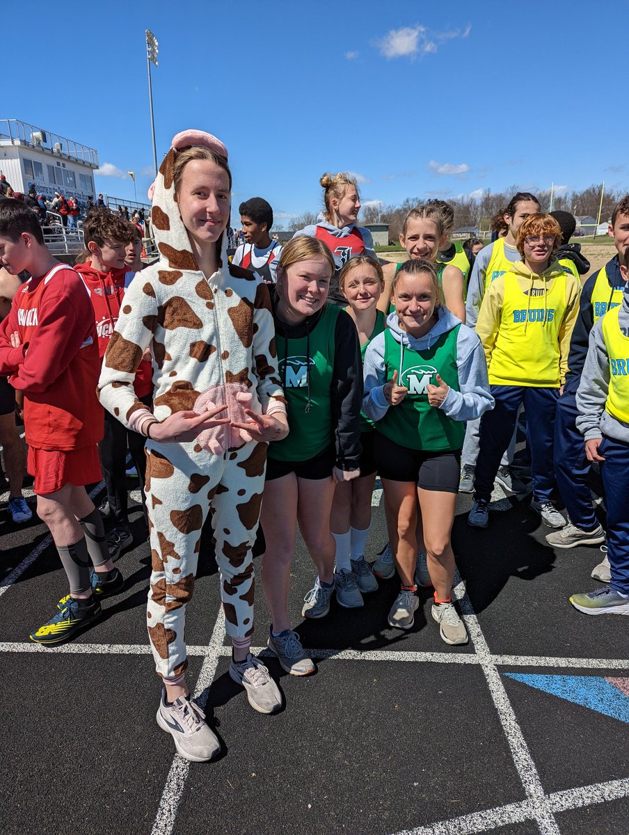 MeadeTrackXC's tweet photo. The highlight of yesterday's meet was The Chocolate Milk Mile. Some finished strong, some didn't. https://t.co/vEFCcIavQt