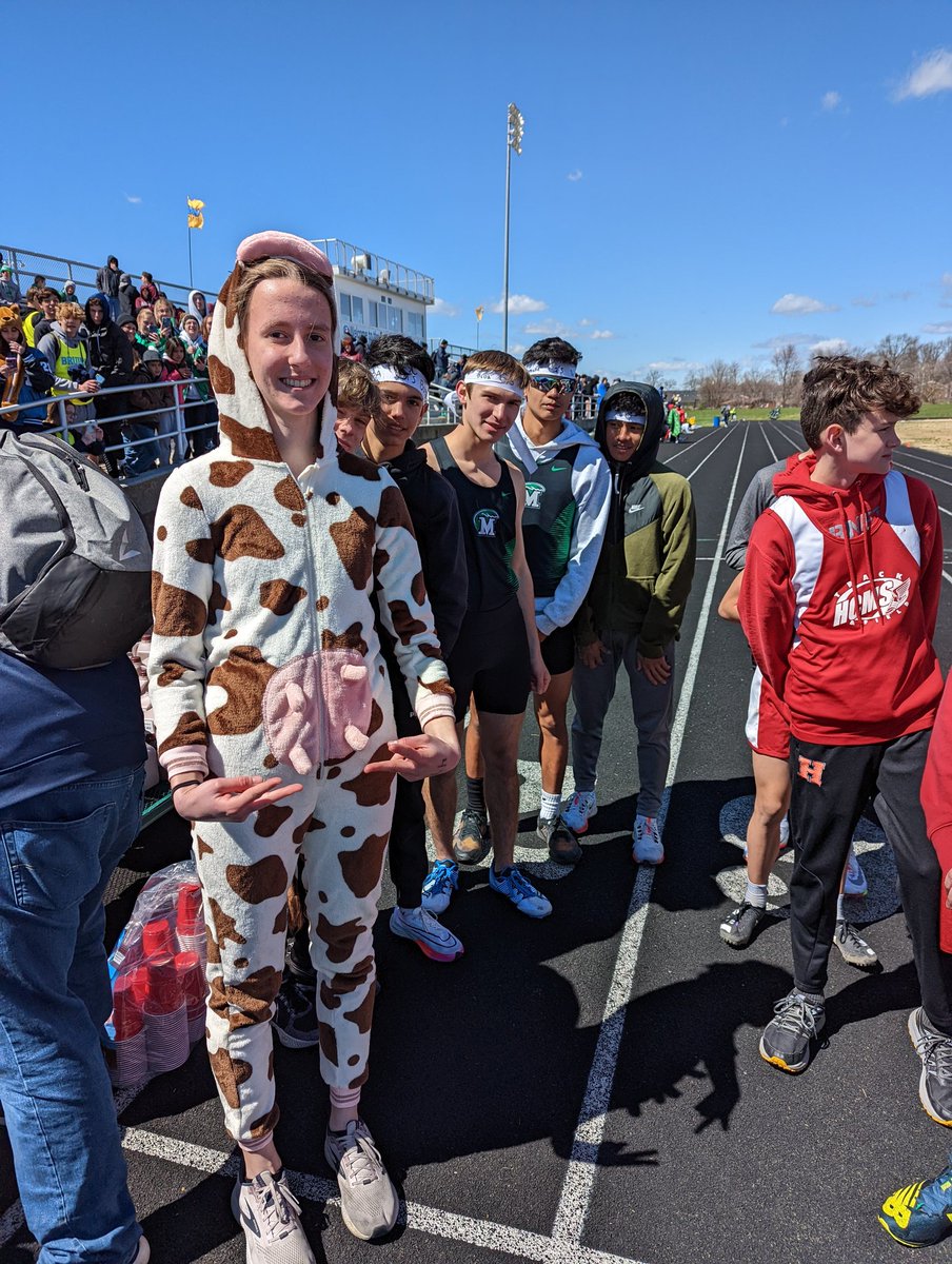 MeadeTrackXC's tweet photo. The highlight of yesterday's meet was The Chocolate Milk Mile. Some finished strong, some didn't. https://t.co/vEFCcIavQt