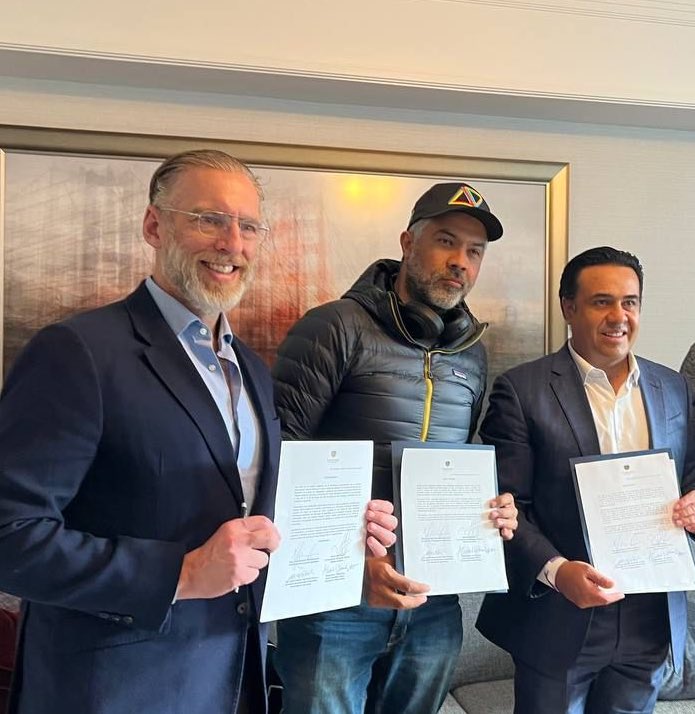 AlteredVentures's tweet photo. The commitment we made along with @yosoy8a to invest in the Latin America gaming and Metaverse ecosystem has begun since last year, but during #GDC2022, we signed an agreement with the City of Querétaro to launch one long-term incubator program for VR/AR. Exciting times ahead! 🇲🇽 https://t.co/OkrSahcUnb