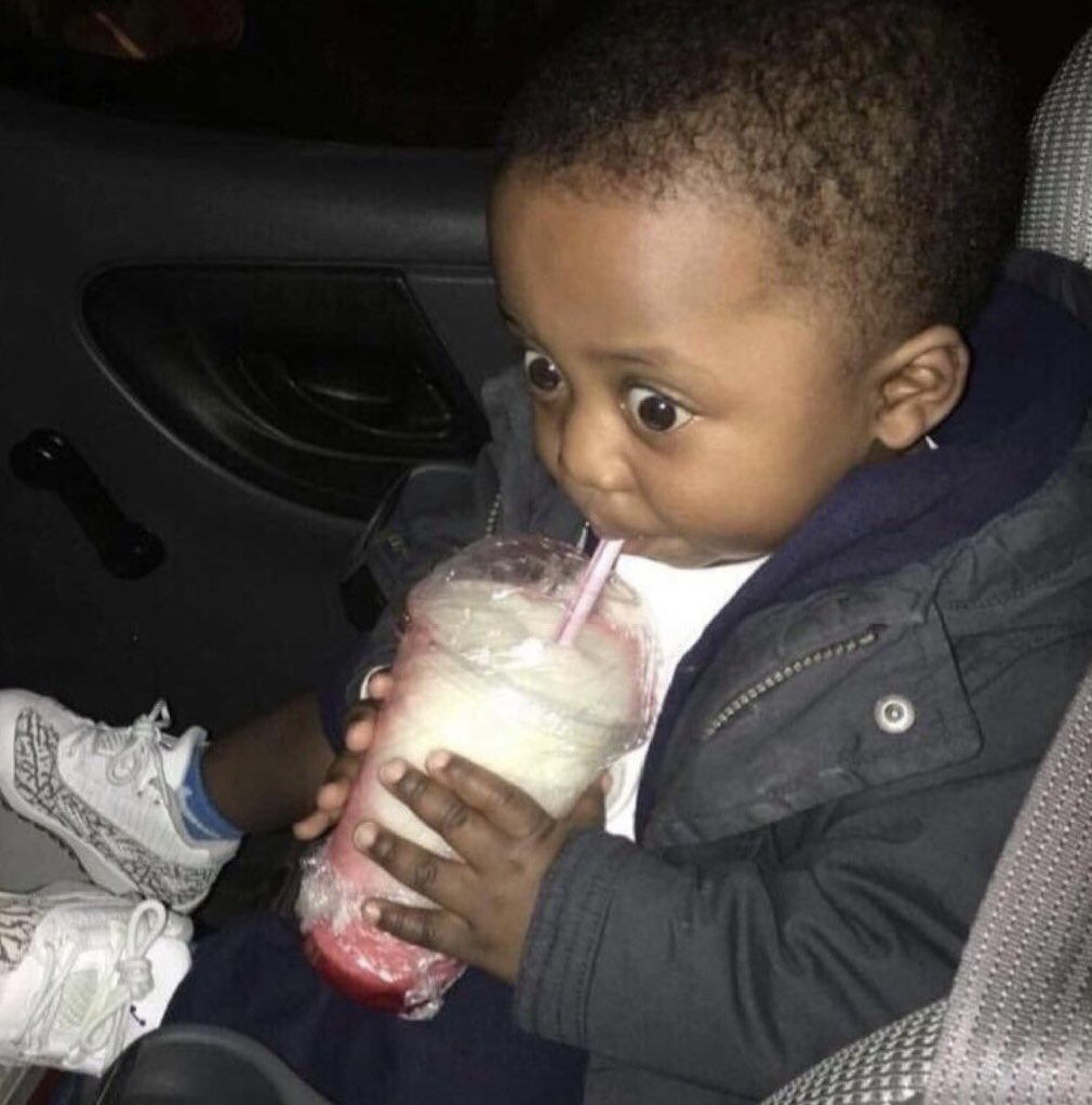 HE SHUSHED THE SPEED-IT-UP MUSIC AWAY WITH HIS FINGER HELL YES!!!!! #Oscars