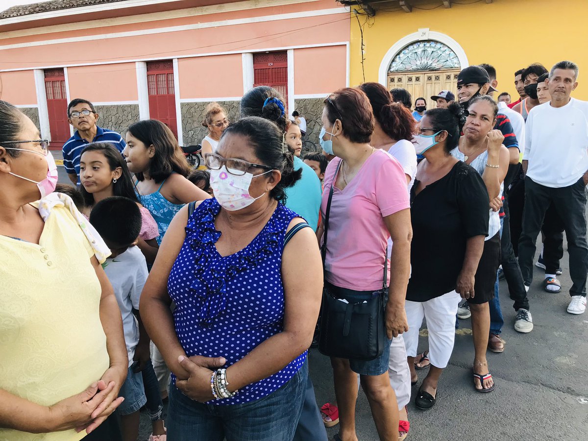 #GranadaNic || Con mucha alegría familias se desbordaron a disfrutar de la “Tradicional Cusnaca” la tarde de este domingo, dicha degustación fue totalmente gratis para todas las familias granadinas.‼️🌿

#VeranoSeguro2022
#2022EsperanzasVictoriosas