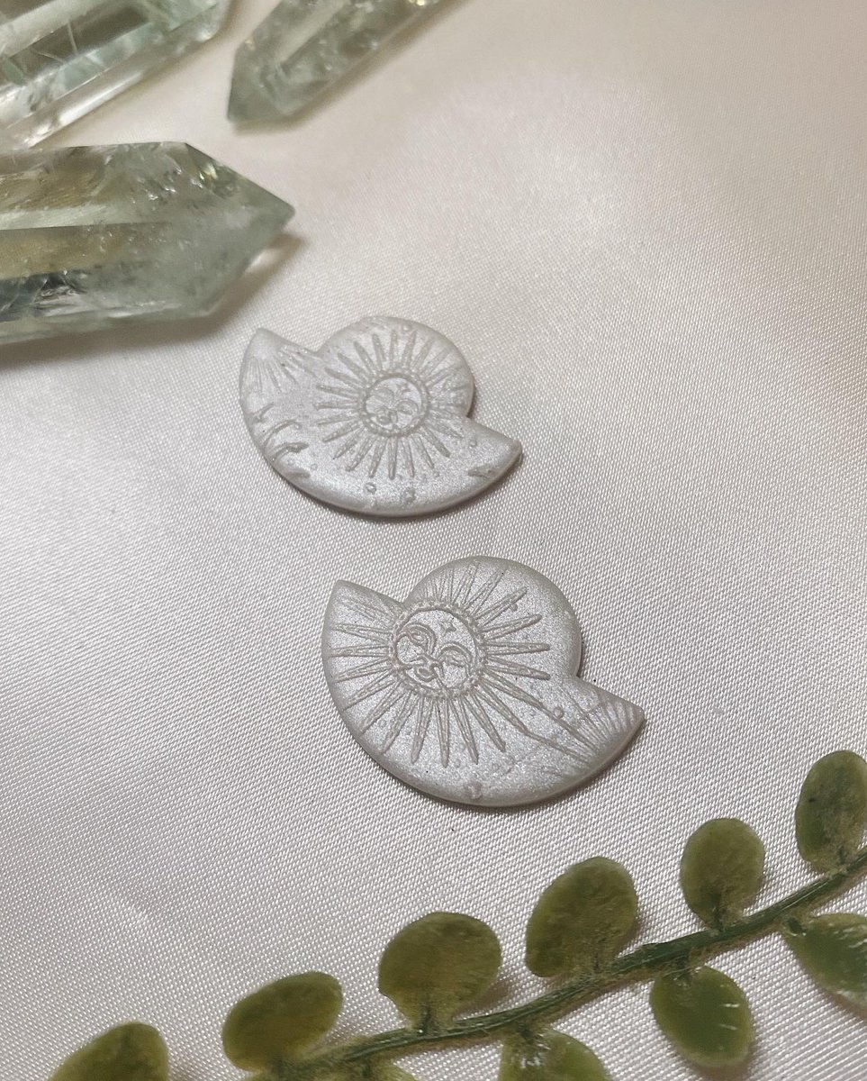 claudiagraceh's tweet photo. Super happy with how these pearlescent celestial pieces turned out. I’ll be putting these in my Etsy shop tomorrow, Monday, at 6pm EST ✨ https://t.co/h9JWEYwKXV