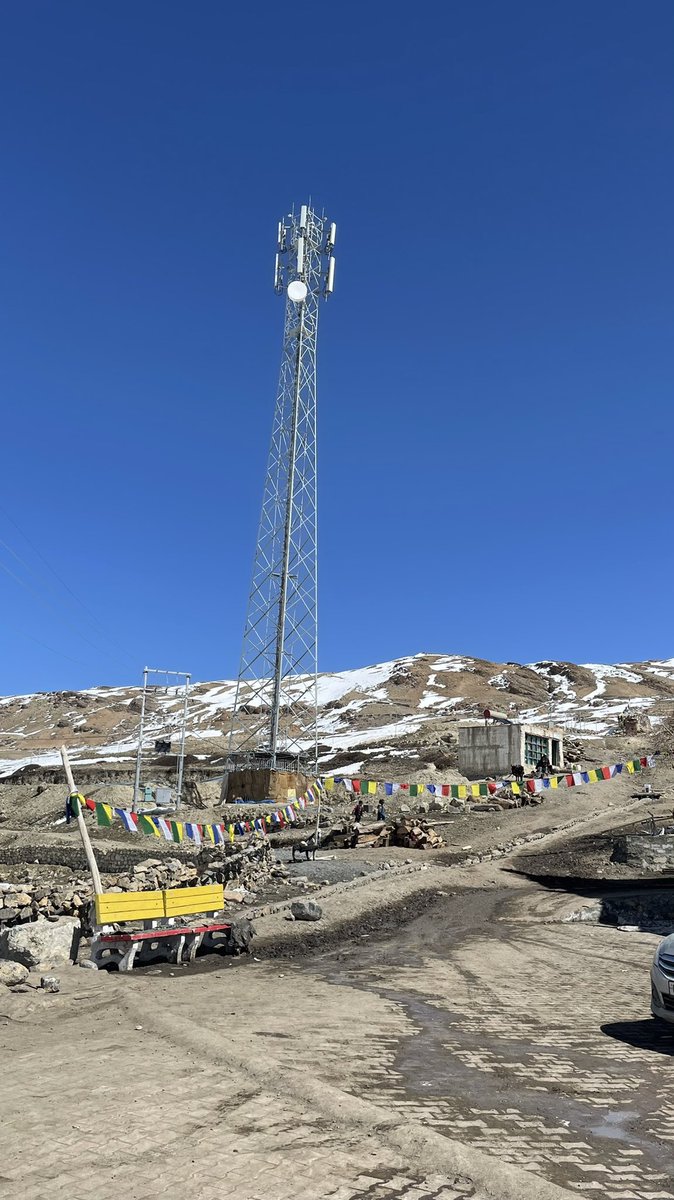 tripyuga's tweet photo. @reliancejio at Kibber village,A village High in Spiti valley in the Himalayas at 4270 meters or 14,200 ft in Himachal Pradesh.
Full network with excellent video call quality help our customers to connect with their dear ones!! 
#RELIANCE #jio #JioFiber #tripyuga https://t.co/BKoo8v6QTn