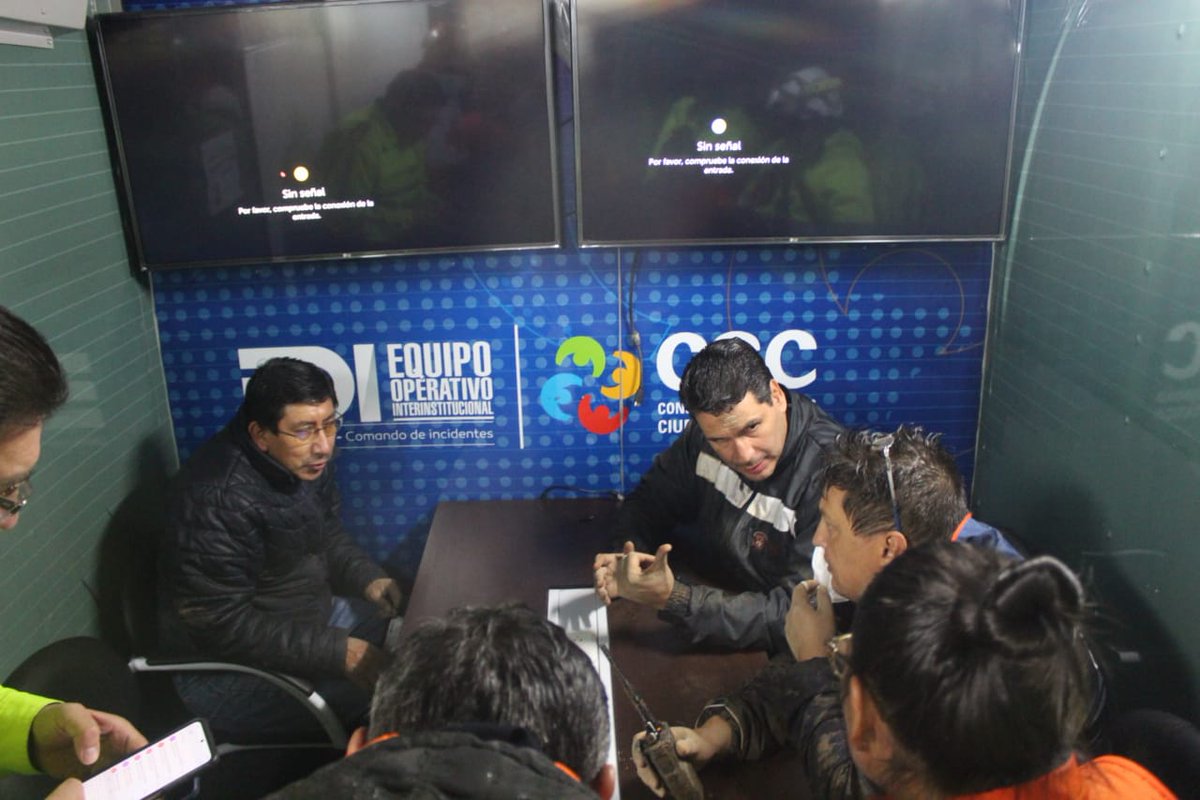 Continuamos en la zona afectada apoyando con todo nuestro equipo de trabajo y maquinaria. En unos minutos estaremos informando más detalles.