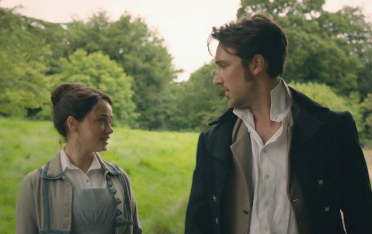 author71's tweet photo. It's far too much to handle. The hair, the look in his eyes, that damn open collar, the tailcoat, the unbuttoned waistcoat, the puffy white shirt. Did the costume designer know what this would do to us? 🤪 #Heybourne #SanditonNeedsAlexander #Sanditon #WelcomeS203 #SandiSpoiler https://t.co/xMTVU0lMHH